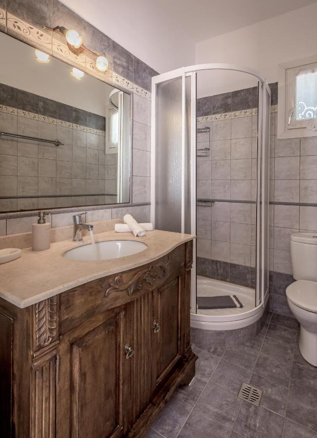 Akitos Maisonette Adamantas  Luaran gambar