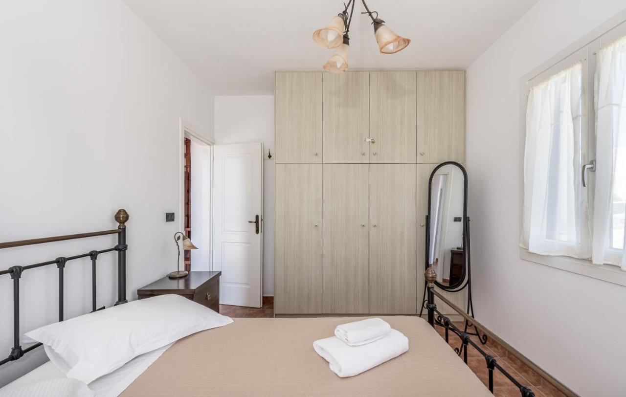 Akitos Maisonette Adamantas  Luaran gambar